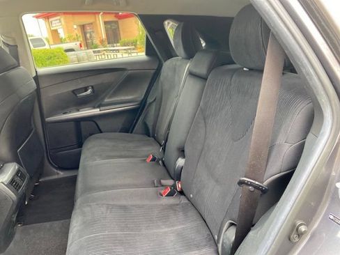 Used 2013 Toyota Venza LE FWD image 19
