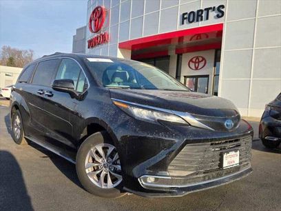 Certified 2022 Toyota Sienna XLE