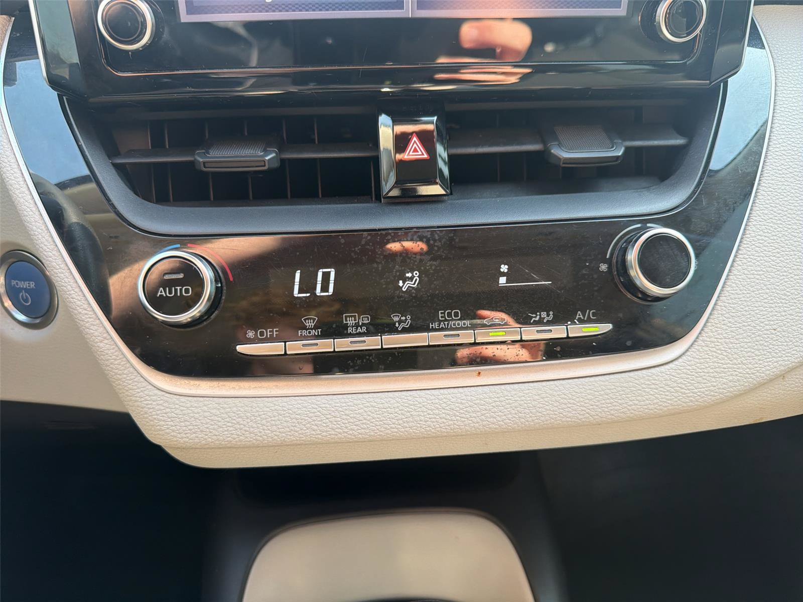 Used 2020 Toyota Corolla LE FWD image 17