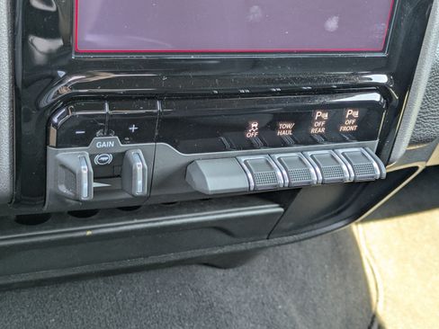 Used 2026 RAM 2500 Big Horn AWD/4WD image 30