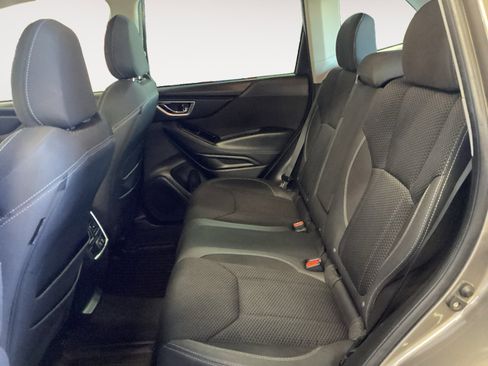 Used 2020 Subaru Forester Premium image 13