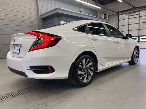 Used 2018 Honda Civic EX image 7