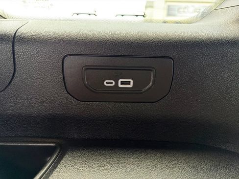 Used 2024 Jeep Grand Cherokee L Limited w/ Luxury Tech Group II AWD/4WD image 19