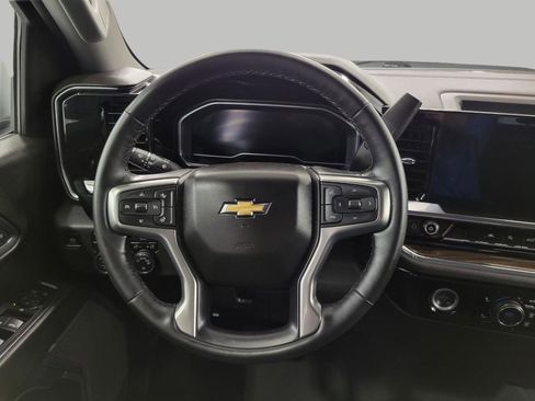 Used 2024 Chevrolet Silverado 1500 LT AWD/4WD image 5