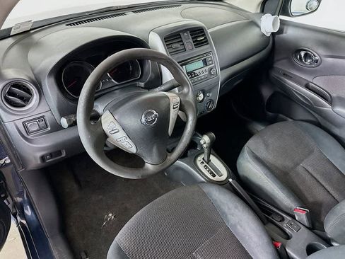 Used 2015 Nissan Versa SV image 2