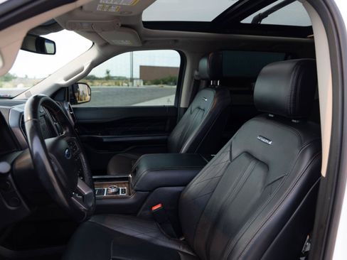 Used 2019 Ford Expedition Max Platinum AWD/4WD image 16