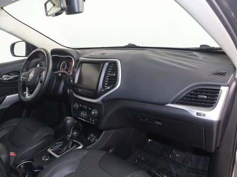 Used 2018 Jeep Cherokee Overland AWD/4WD image 35