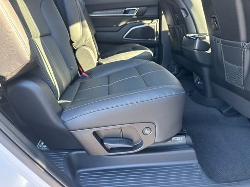 New 2025 Kia Telluride EX w/ EX Captain's Chair Package image 15