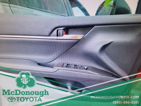 Used 2024 Toyota Camry XSE w/ Navigation Package image 10