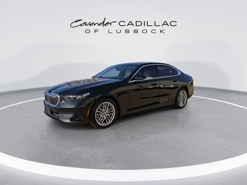 Used 2024 BMW 530i xDrive 530i xDrive w/ Premium Package image 4