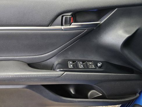 Used 2018 Toyota Camry XSE image 28