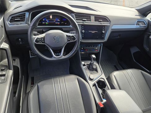 Used 2022 Volkswagen Tiguan SE R-Line AWD/4WD image 16