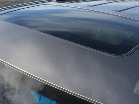 Used 2014 Toyota Sienna XLE image 5