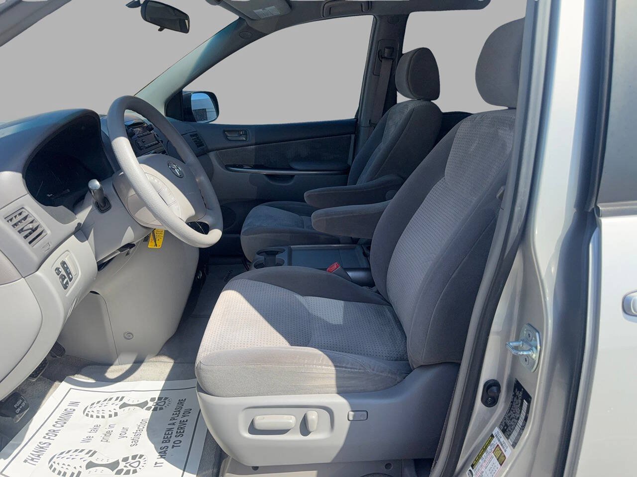 Used 2008 Toyota Sienna LE FWD image 12