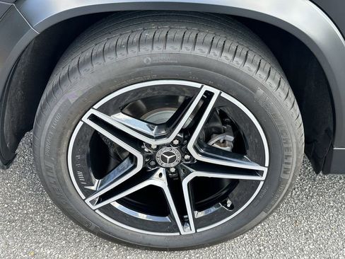 Certified 2024 Mercedes-Benz GLS 450 4MATIC image 21