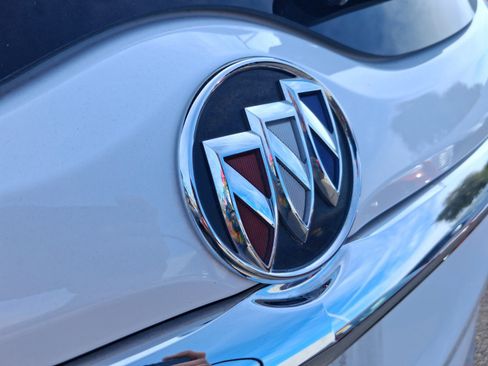 Used 2020 Buick Enclave Essence w/ Sound and Sites Package image 6