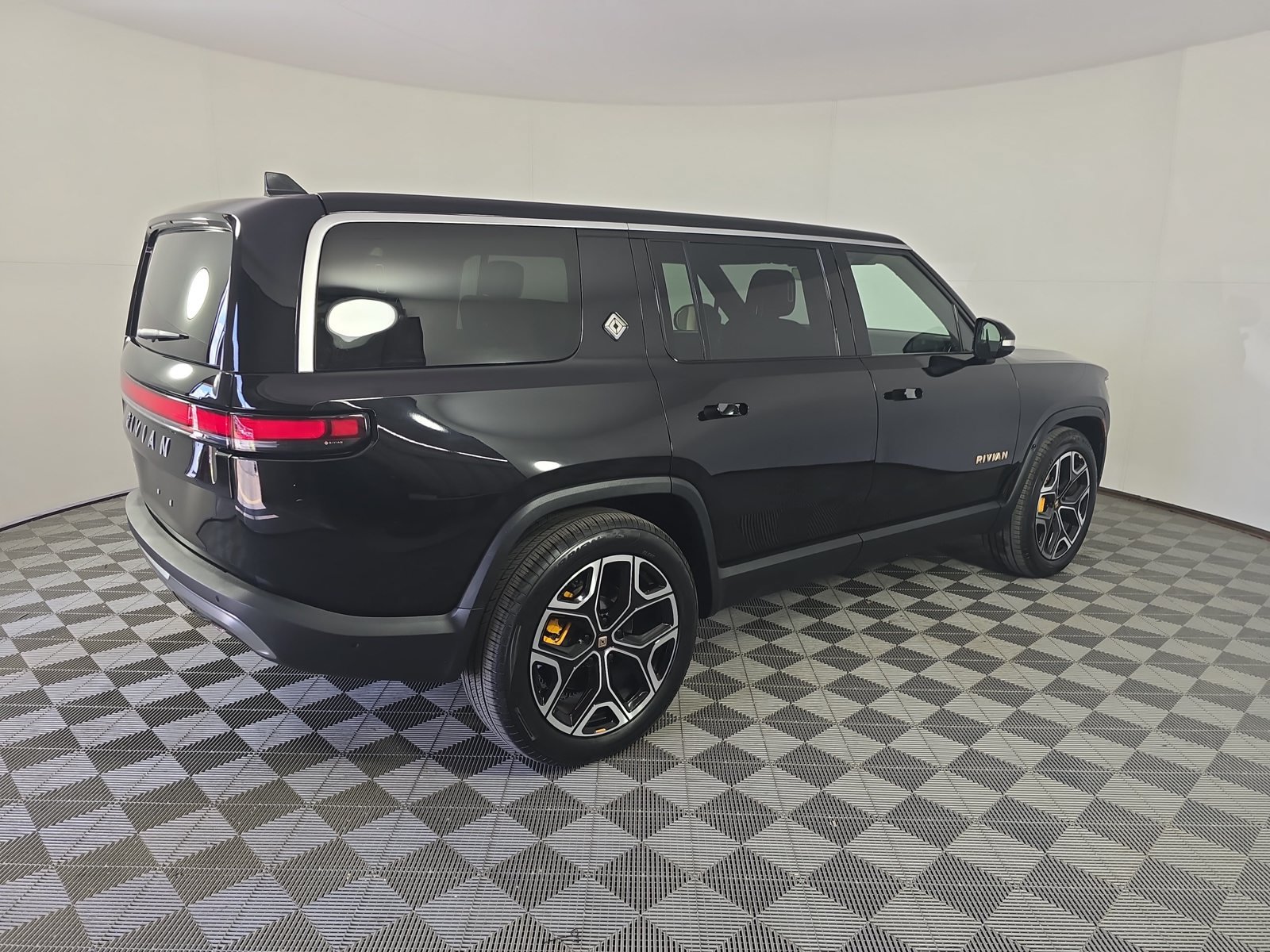 Used 2023 Rivian R1S Adventure Quad AWD/4WD image 5