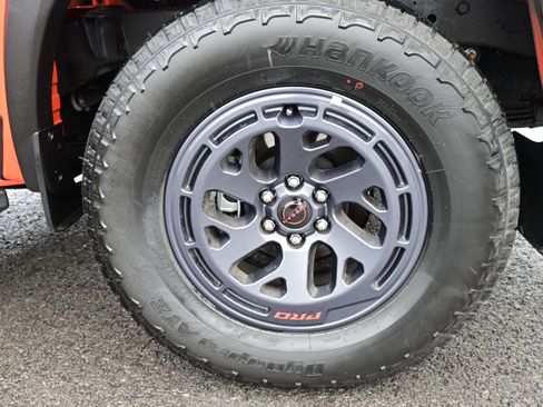 Certified 2025 Nissan Frontier PRO-4X w/ Interior Protection Package image 11