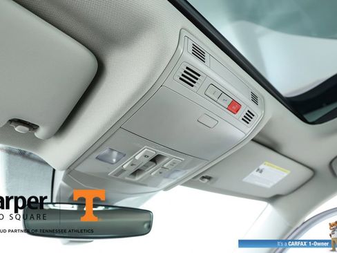Used 2025 Volkswagen Jetta SE w/ Sunroof Package FWD image 26