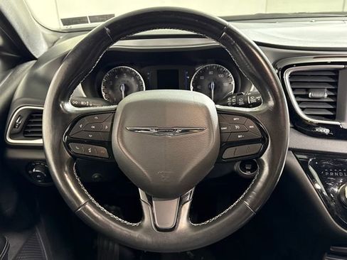 Used 2020 Chrysler Pacifica Touring w/ S Appearance Package image 18