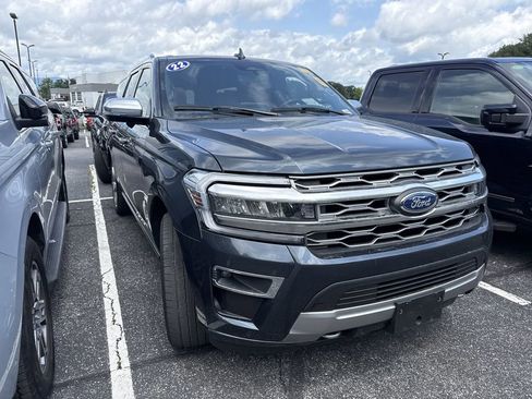 Used 2022 Ford Expedition Max Platinum AWD/4WD image 2