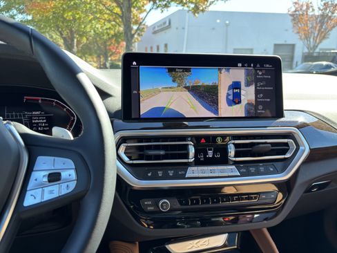 Certified 2025 BMW X4 xDrive30i image 30