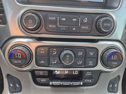 Used 2019 Chevrolet Suburban LT AWD/4WD image 27