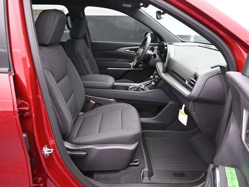 New 2026 Chevrolet Traverse LT w/ LPO, Floor Liner Package FWD image 34