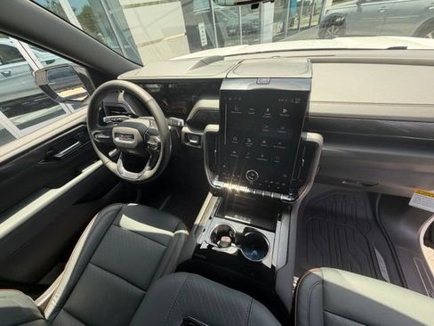 New 2026 GMC Yukon AT4 w/ AT4 Premium Package AWD/4WD image 24