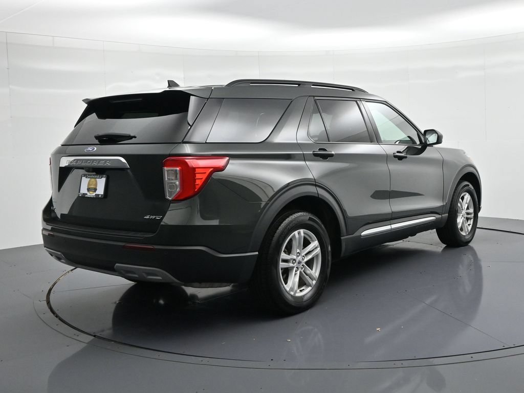 Used 2024 Ford Explorer XLT w/ Equipment Group 202A AWD/4WD image 6