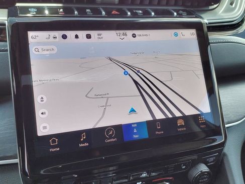 Used 2023 Jeep Grand Cherokee 4WD 4xe image 4