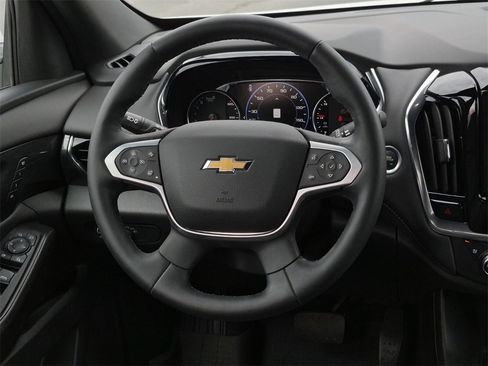 Used 2023 Chevrolet Traverse High Country image 44