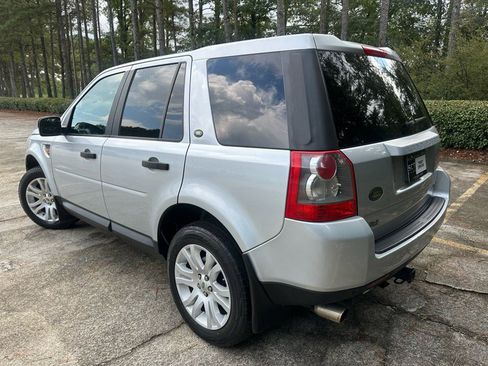 Used 2008 Land Rover LR2 SE image 5