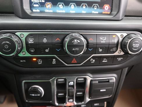 Used 2020 Jeep Gladiator Rubicon AWD/4WD image 35