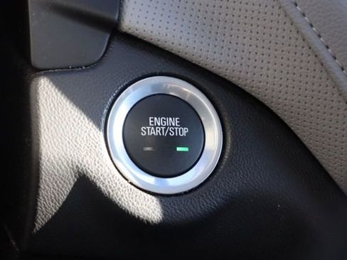 Used 2018 Chevrolet Equinox Premier image 26