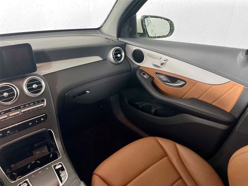 Used 2022 Mercedes-Benz GLC 300 4MATIC Coupe image 17