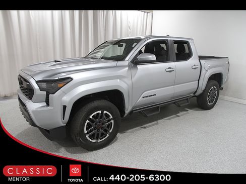 Certified 2026 Toyota Tacoma TRD Sport AWD/4WD image 3