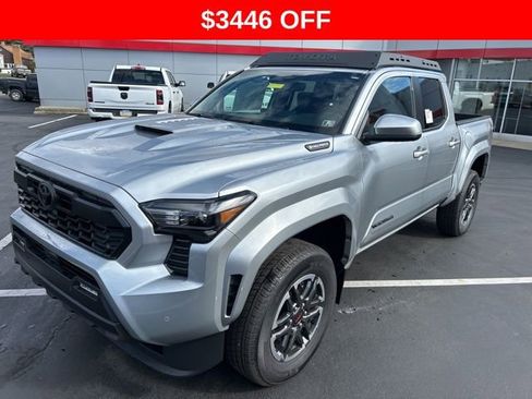 Used 2024 Toyota Tacoma TRD Sport image 3
