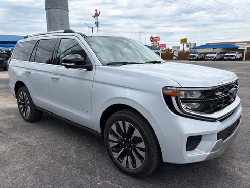 New 2026 Ford Expedition Platinum AWD/4WD image 14