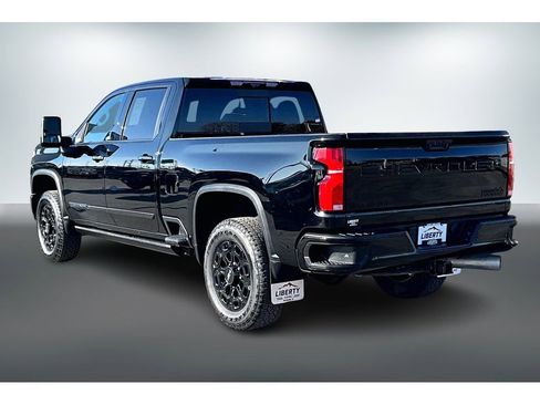 Used 2024 Chevrolet Silverado 3500 High Country w/ Technology Package image 4