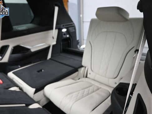 Certified 2025 BMW X7 xDrive40i w/ M Sport Package AWD/4WD image 39