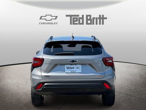 Used 2025 Chevrolet Trax RS w/ Driver Confidence Package FWD image 5