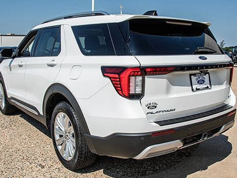 Used 2025 Ford Explorer Platinum w/ LUX Leather Package AWD/4WD image 3