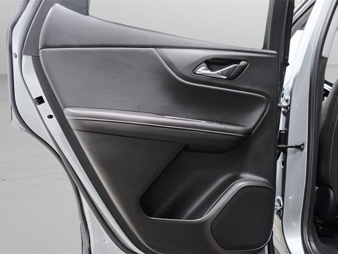 Used 2025 Chevrolet Blazer LT image 28