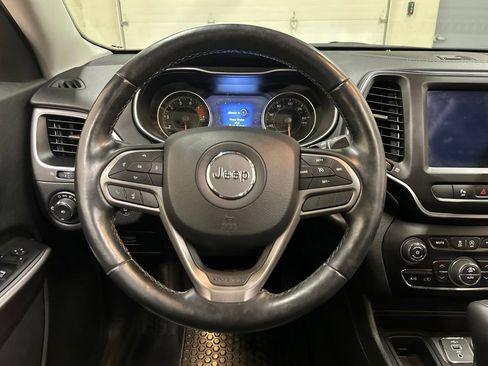 Used 2021 Jeep Cherokee Latitude Lux w/ Sun & Sound Group FWD image 17