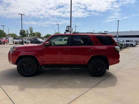 Used 2023 Toyota 4Runner TRD Off-Road Premium w/ Moonroof Package AWD/4WD image 8