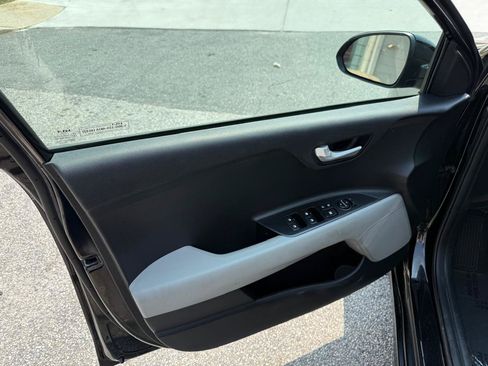 Used 2022 Kia Rio S FWD image 9