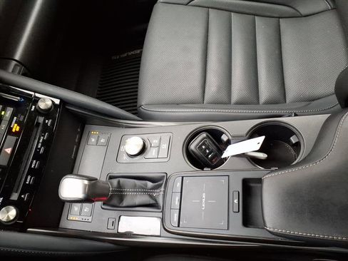 Certified 2022 Lexus IS 350 F Sport image 16