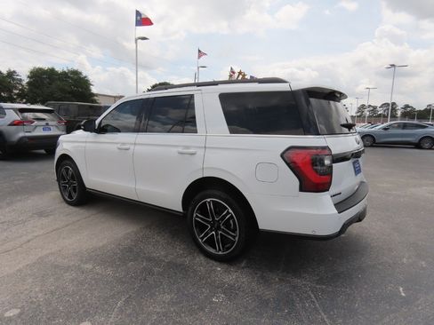 Certified 2021 Ford Expedition Limited image 15