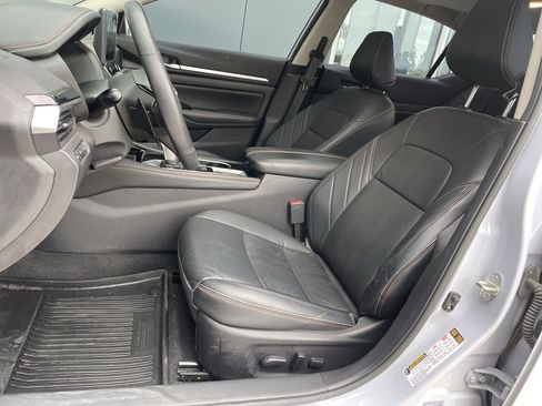 Certified 2024 Nissan Altima 2.5 SR w/ SR Premium Package image 11